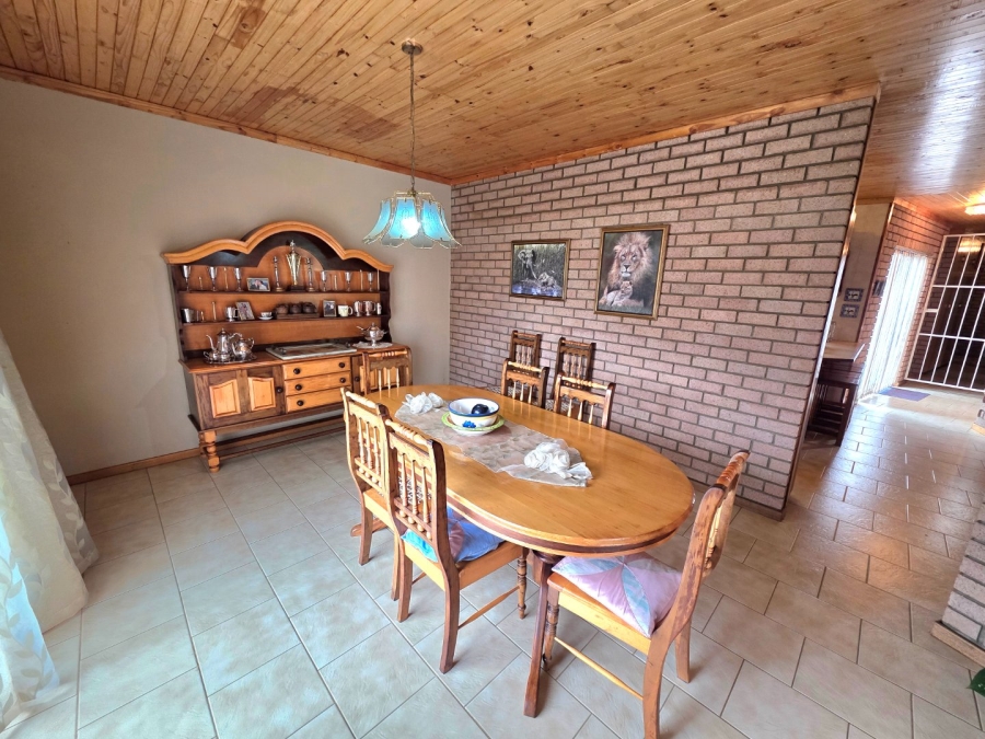 To Let 4 Bedroom Property for Rent in Reitz Free State